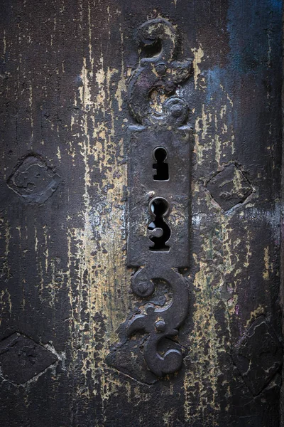 Antico buco della serratura in metallo ornato — Foto Stock