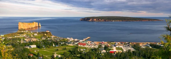 Panoramiczny widok w Perce Quebec — Zdjęcie stockowe