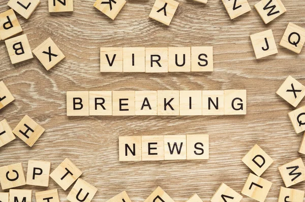 Virüs Haberleri Kelimeleri Ahşap Arka Planda Harf Kiremitleriyle Yazılıyor — Stok fotoğraf