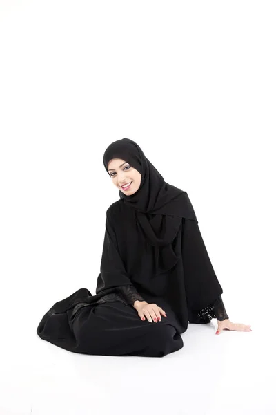 Femme arabe Assis sur le sol — Photo