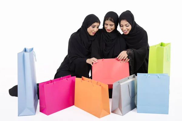 Beatuful Arab Females Shopping White Background — Stock Photo, Image