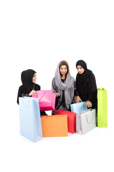 Beatuful Arab Honor Efter Shopping Vit Bakgrund — Stockfoto