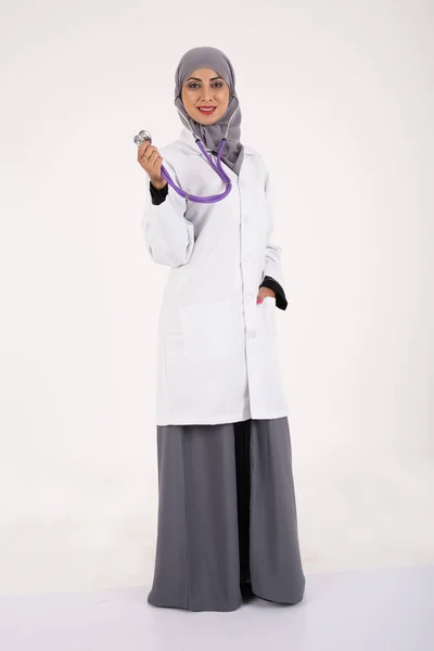 Dokter Wanita Arab — Stok Foto