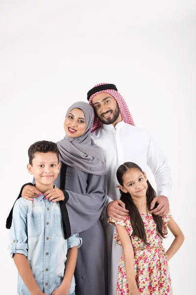 Arabisk muslimsk familj — Stockfoto
