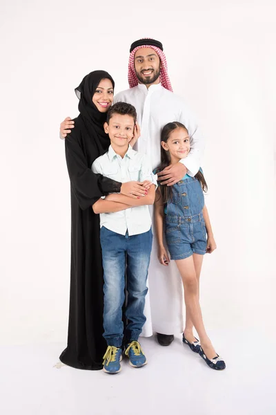 Madri arabe con i loro figli — Foto Stock