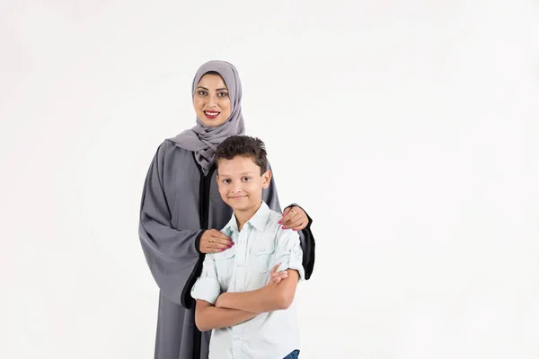 Arab mamma med sin son — Stockfoto