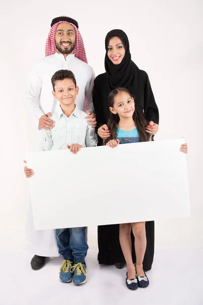 Arabische Familie Witte Achtergrond — Stockfoto