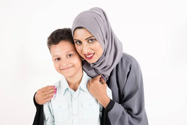 Arabische Familie Auf Weißem Hintergrund Stockfoto