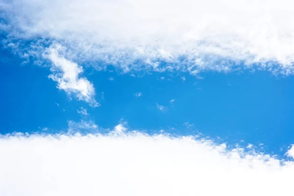 Olağandışı mavi gökyüzü — Stok fotoğraf