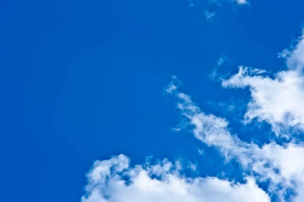 Fundalul cerului albastru — Fotografie, imagine de stoc