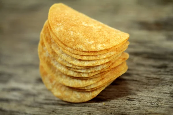 Rustika Staplade Potatis Chips — Stockfoto
