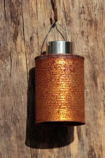 Rusty Tin Can Solar Lamp — Stock Photo, Image
