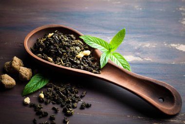 çay sıcak bir içecek olduğunu