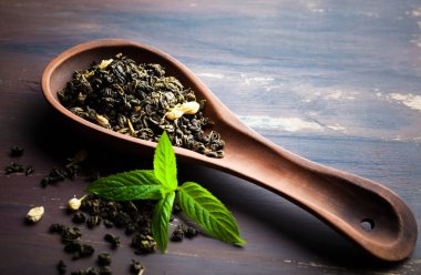 çay sıcak bir içecek olduğunu