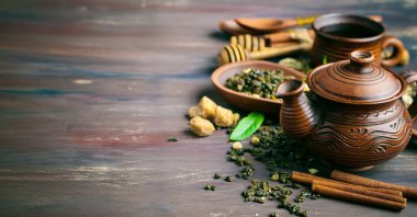 çay sıcak bir içecek olduğunu