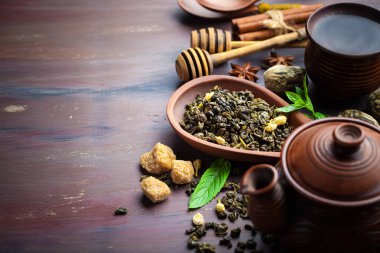 çay sıcak bir içecek olduğunu