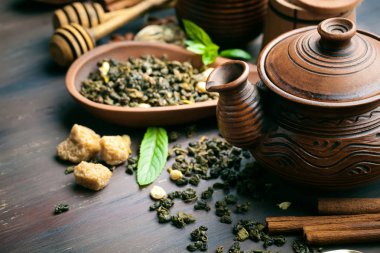 çay sıcak bir içecek olduğunu