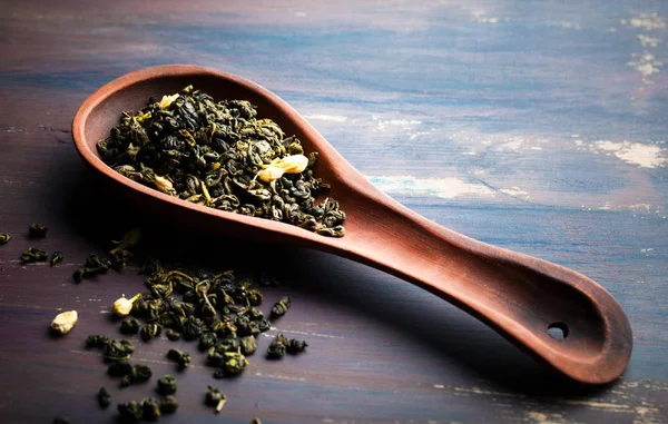 çay sıcak bir içecek olduğunu