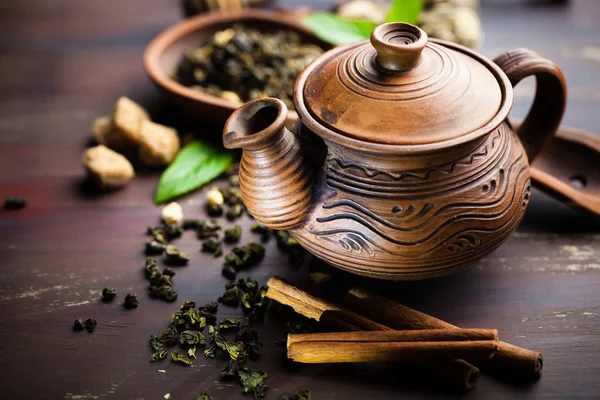 çay sıcak bir içecek olduğunu