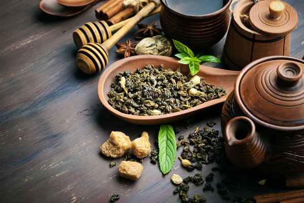 çay sıcak bir içecek olduğunu