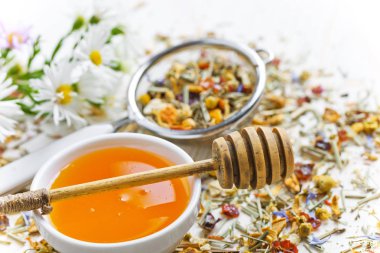 çay sıcak bir içecek olduğunu