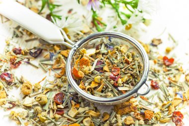 çay sıcak bir içecek olduğunu