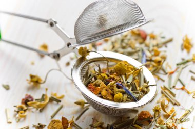 çay sıcak bir içecek olduğunu