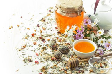 çay sıcak bir içecek olduğunu