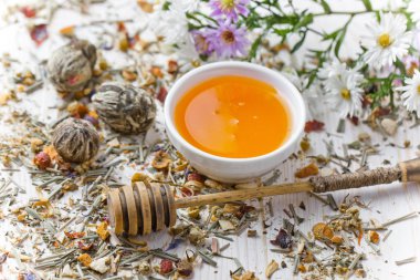 çay sıcak bir içecek olduğunu