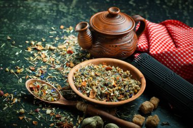 çay sıcak bir içecek olduğunu