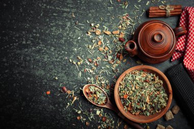 çay sıcak bir içecek olduğunu