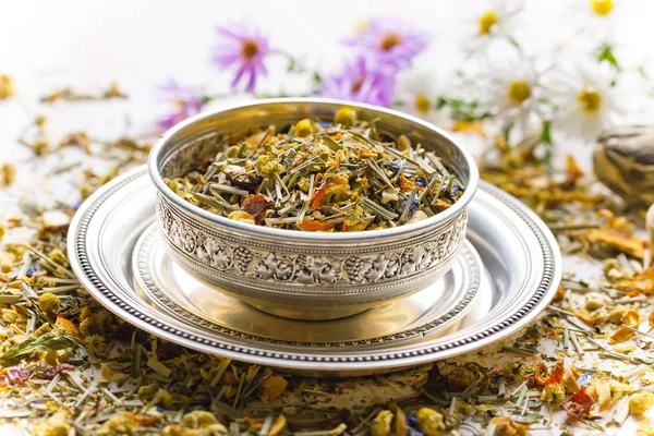 çay sıcak bir içecek olduğunu