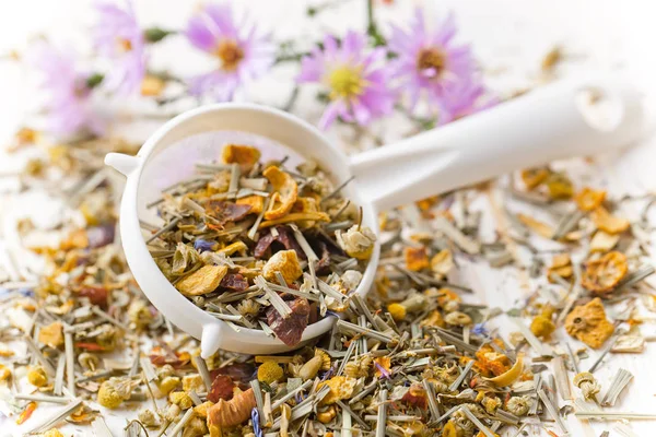 çay sıcak bir içecek olduğunu