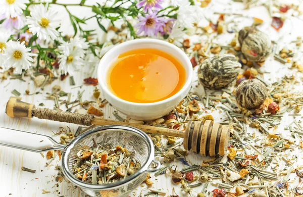 çay sıcak bir içecek olduğunu