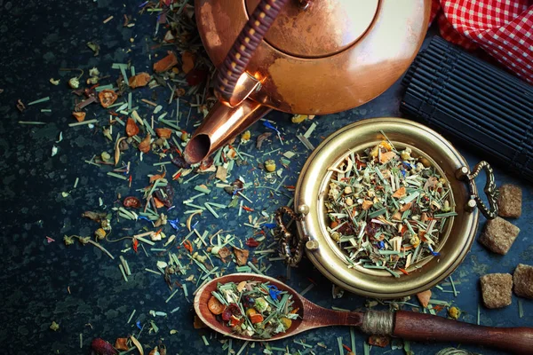 çay sıcak bir içecek olduğunu