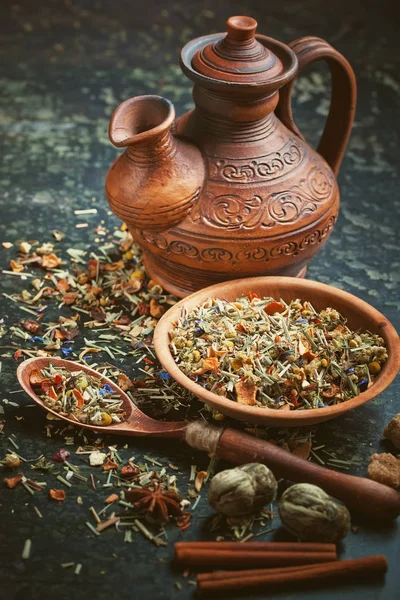 çay sıcak bir içecek olduğunu