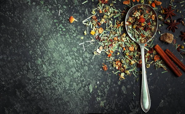 çay sıcak bir içecek olduğunu