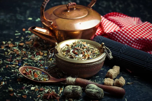 çay sıcak bir içecek olduğunu