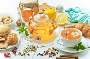 çay sıcak bir içecek olduğunu