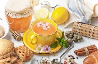 çay sıcak bir içecek olduğunu