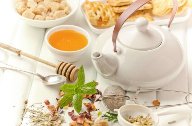 çay sıcak bir içecek olduğunu