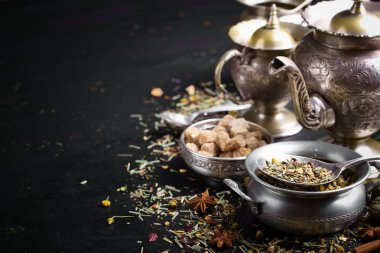 çay sıcak bir içecek olduğunu