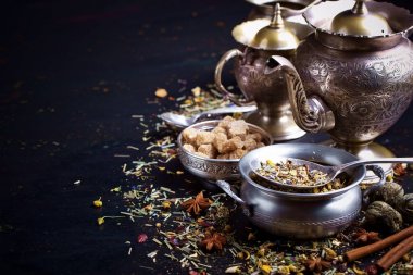 çay sıcak bir içecek olduğunu