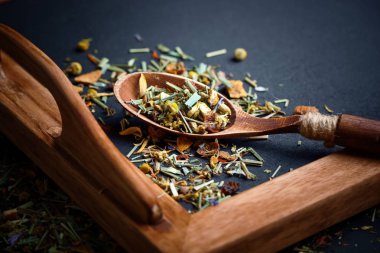 çay sıcak bir içecek olduğunu