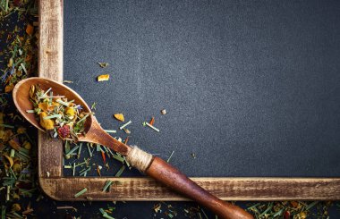 çay sıcak bir içecek olduğunu