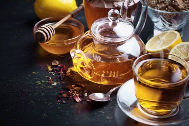 çay sıcak bir içecek olduğunu