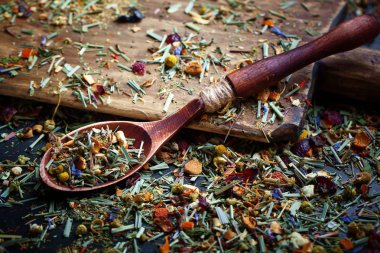 çay sıcak bir içecek olduğunu