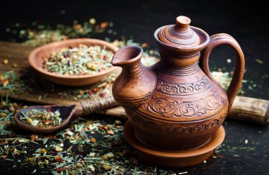 çay sıcak bir içecek olduğunu