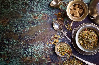 çay sıcak bir içecek olduğunu