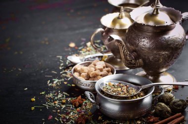 çay sıcak bir içecek olduğunu